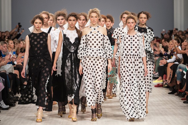 POUSTOVIT. Показ коллекции SS на 37 Ukrainian Fashion Week