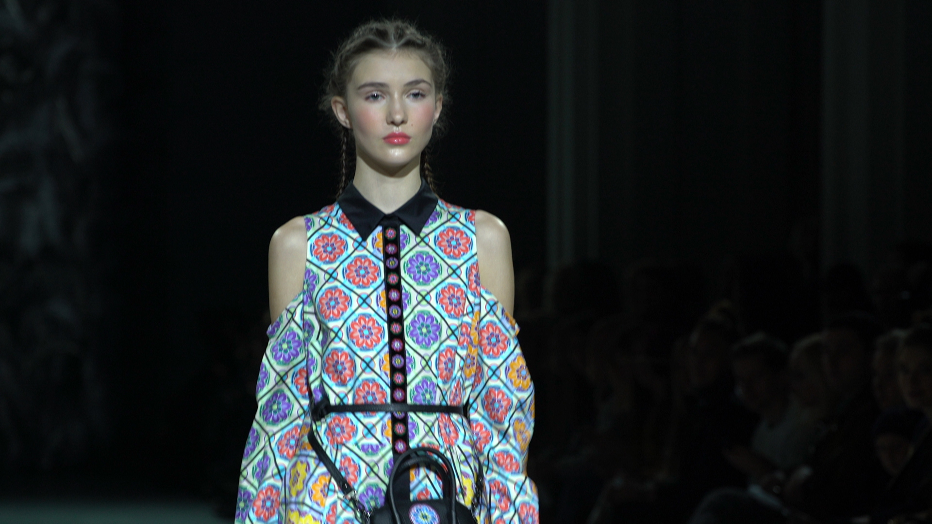 NAVRO. Показ коллекции SS2017 на 39 Ukrainian Fashion Week