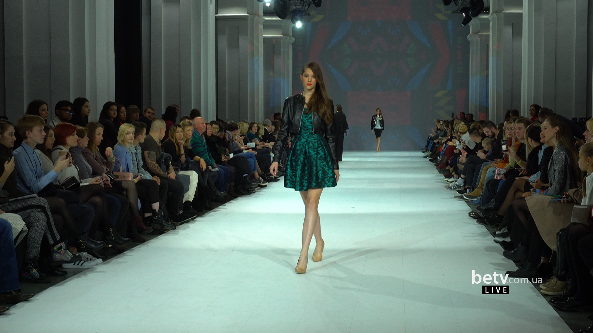 PTAKMODA BY EWA MINGE. Показ коллекции SS2017 на 39 Ukrainian Fashion Week