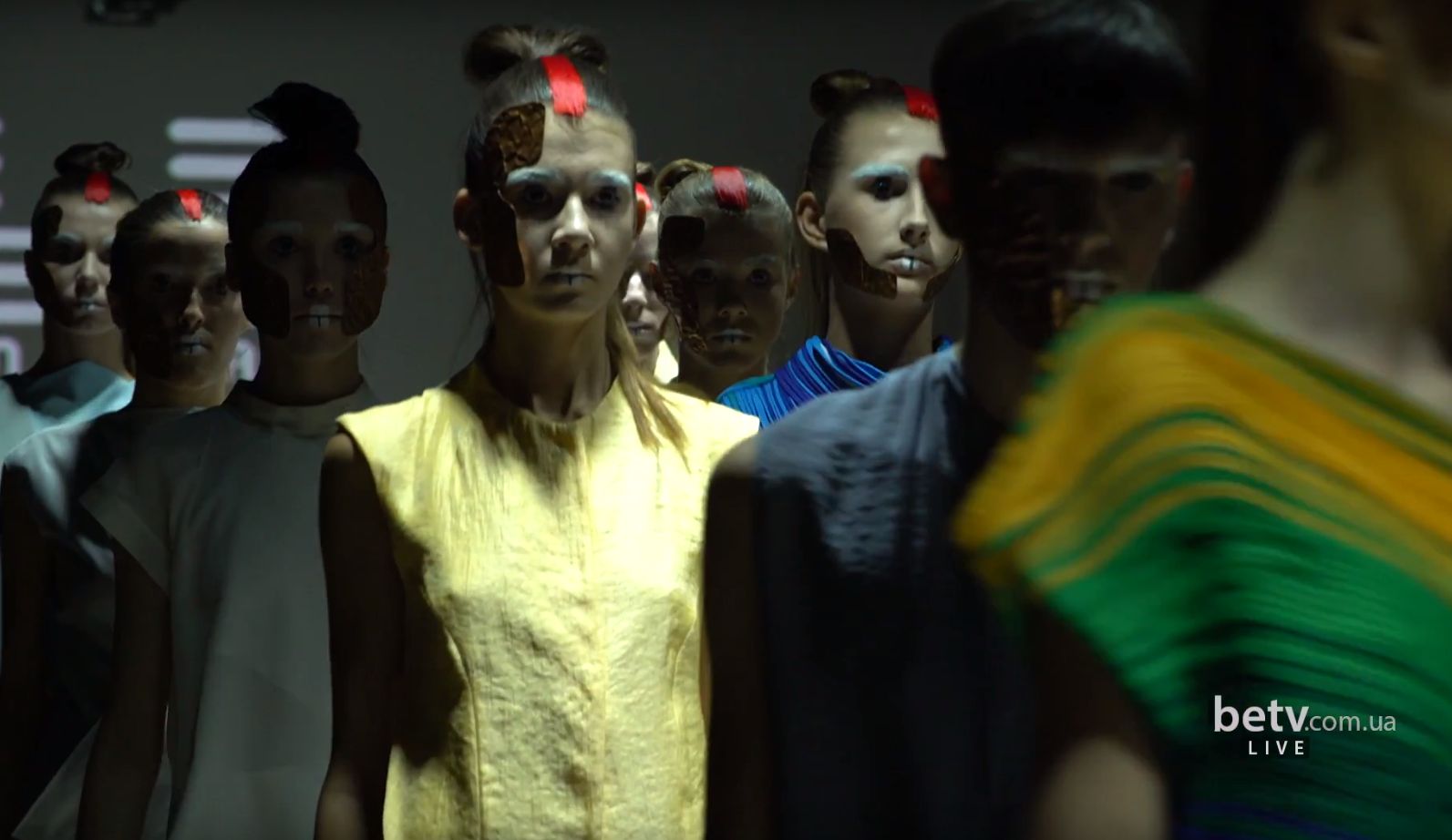 SISTAN VARVARA. Показ коллекции SS2017 на 39 Ukrainian Fashion Week