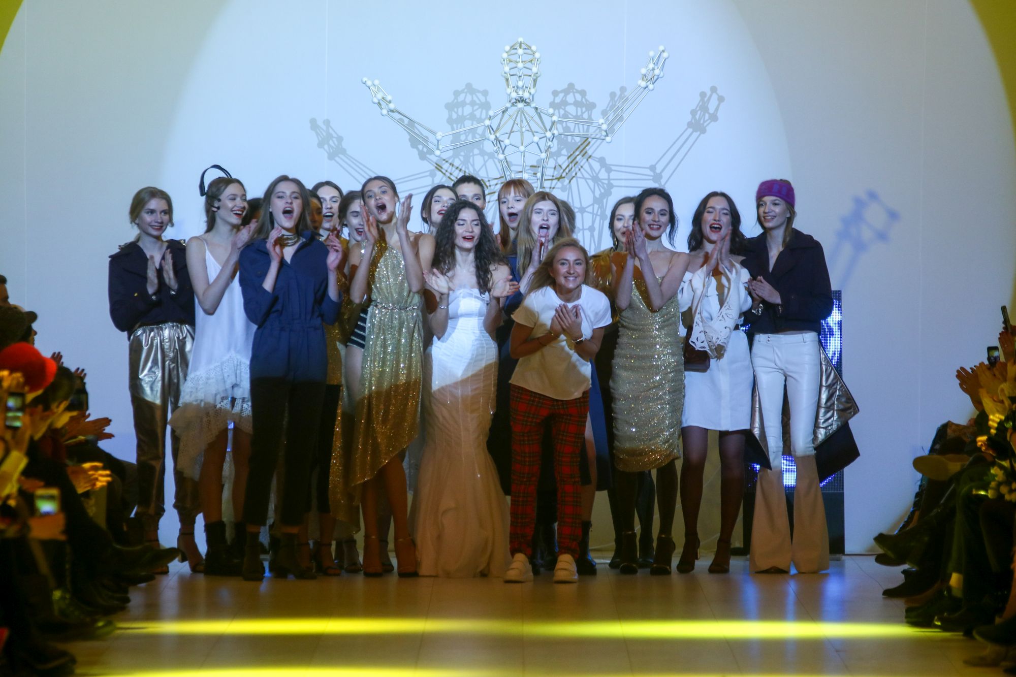 QUEENS. Показ коллекции FW18-19 на 42 Ukrainian Fashion Week
